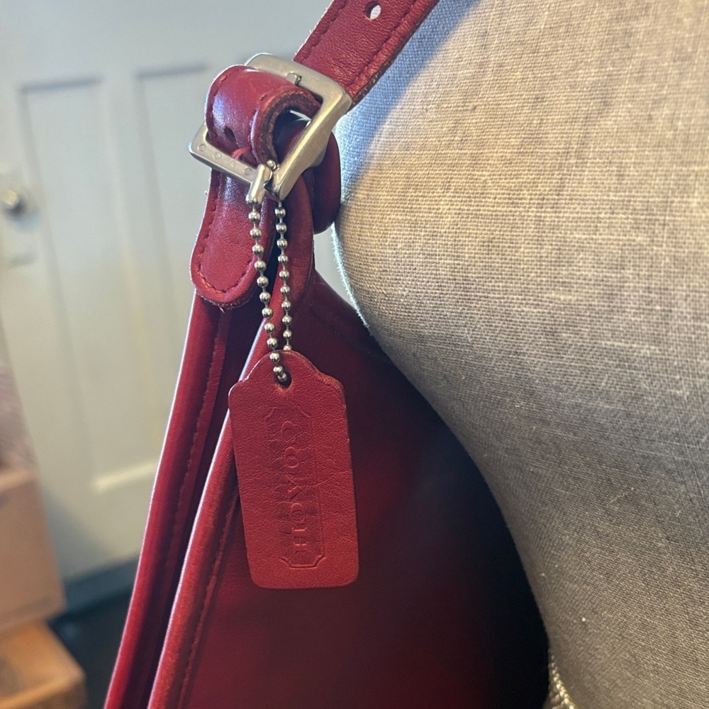 Coach vintage Andrea 9073 Vibrant Red Leather Shoulder Bag - Picture 11 of 11